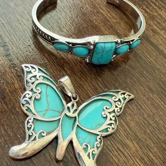 Turquoise Butterfly Pendant and Bracelet Set - Picture 3 of 4